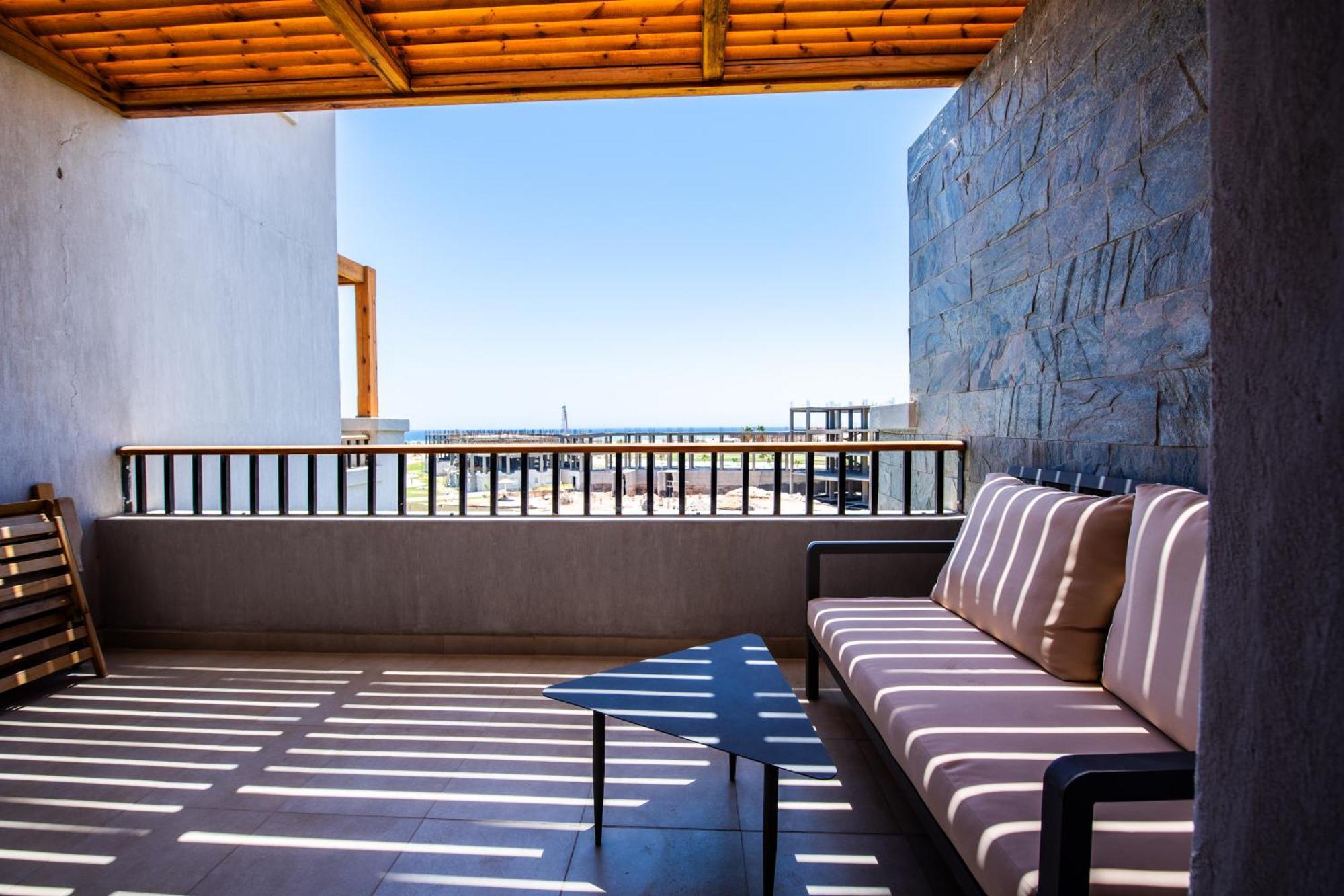 Luxury One Bedroom With Sea View In Somabay Apartment